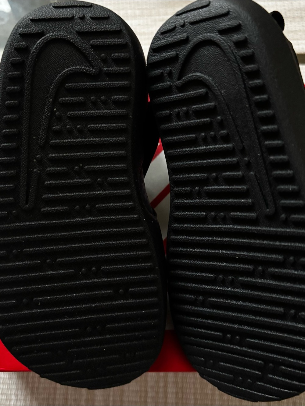 Nike Kids Black and White Close Toe Sandles - Picture 2 of 3